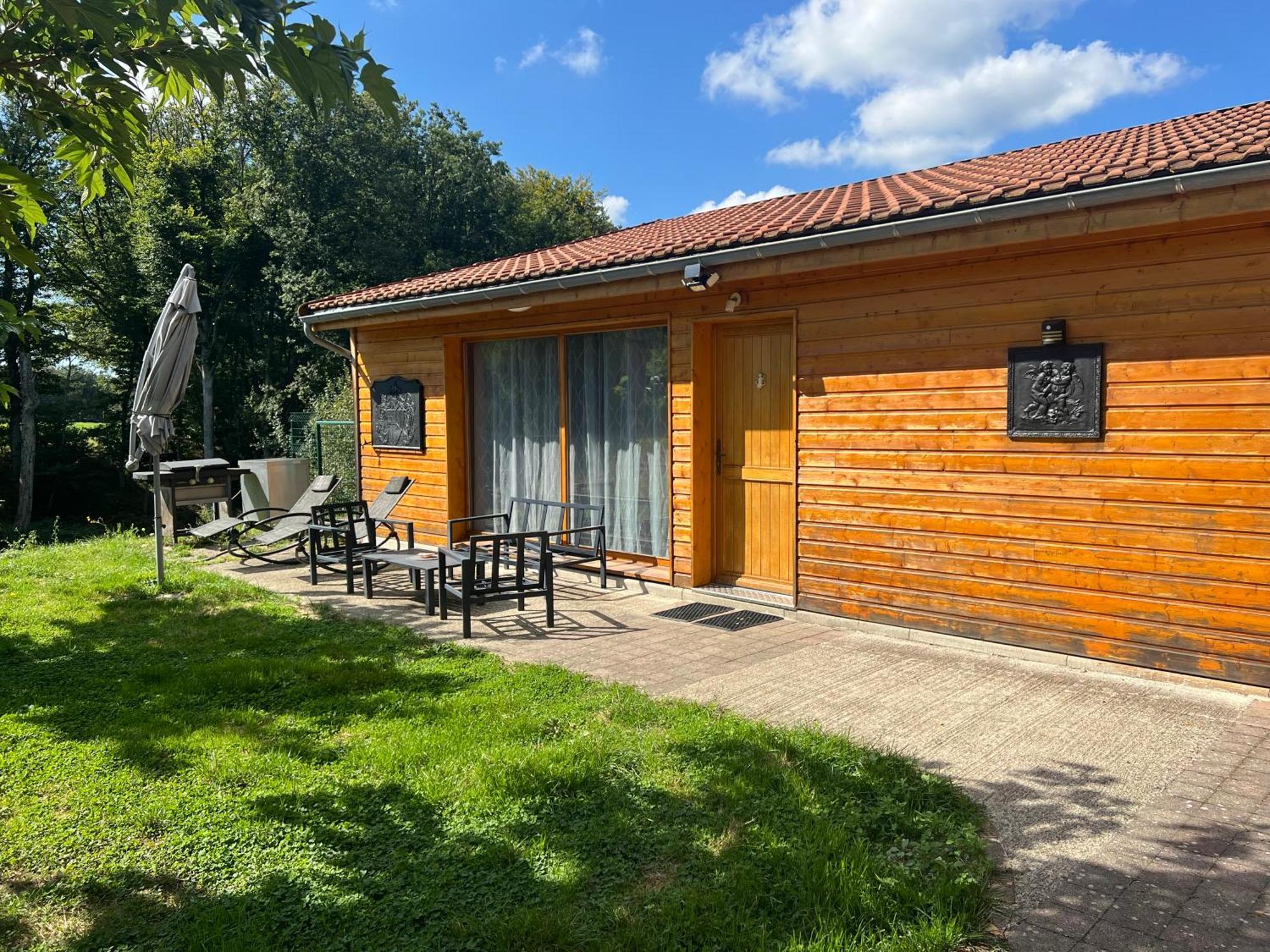 Chalet Des Anges Youx Exterior photo